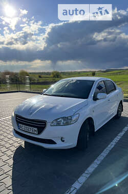 Седан Peugeot 301 2013 в Горохове