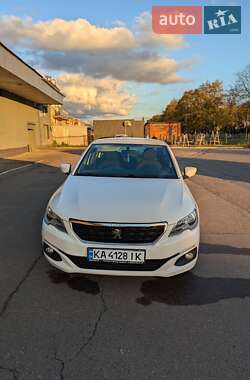 Седан Peugeot 301 2017 в Львове