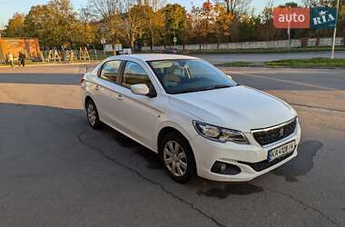 Седан Peugeot 301 2017 в Львове