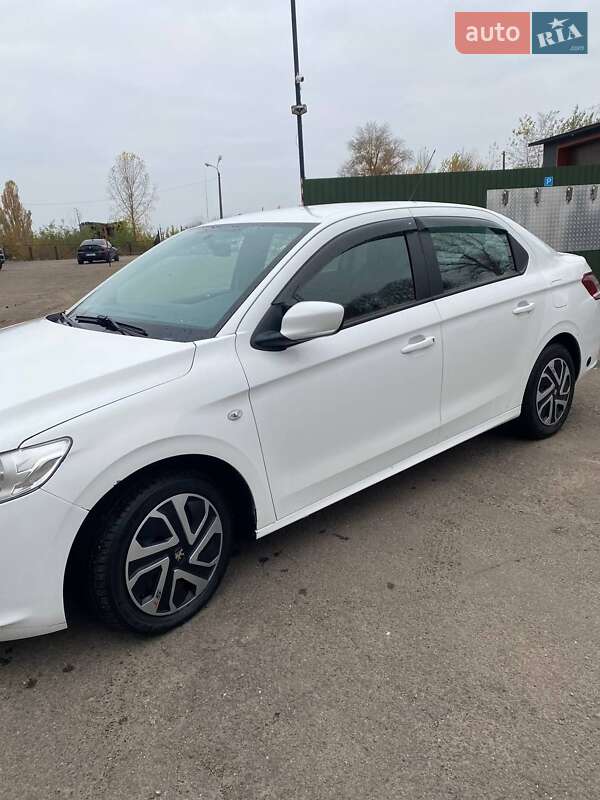 Седан Peugeot 301 2013 в Переяславе
