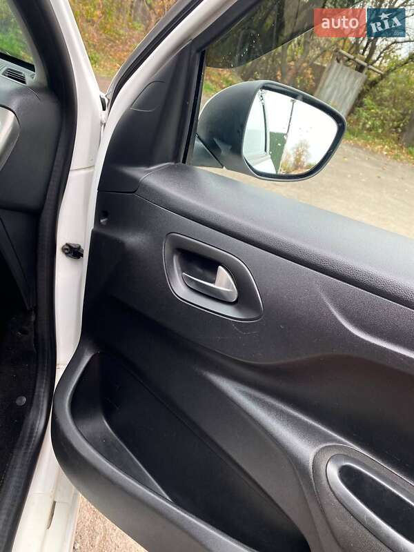 Седан Peugeot 301 2013 в Переяславе