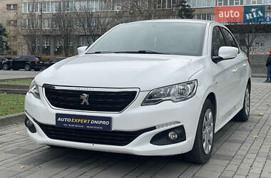 Седан Peugeot 301 2018 в Днепре