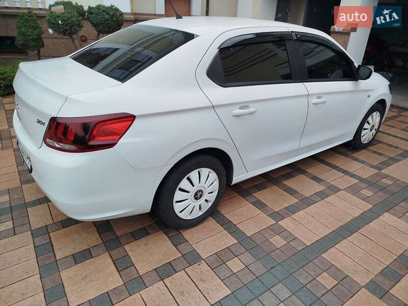 Седан Peugeot 301 2018 в Обухові