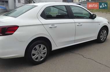 Седан Peugeot 301 2018 в Киеве