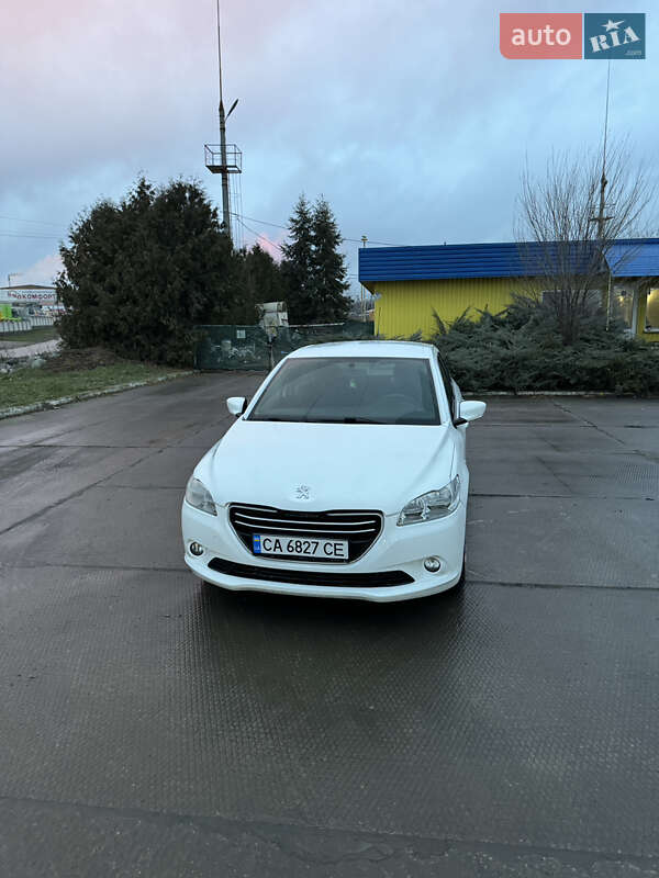 Седан Peugeot 301 2013 в Киеве