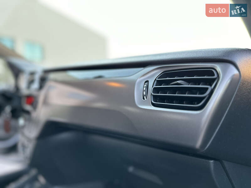 Седан Peugeot 301 2019 в Луцьку