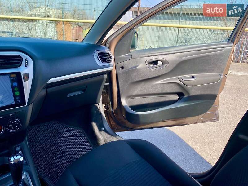 Седан Peugeot 301 2016 в Івано-Франківську