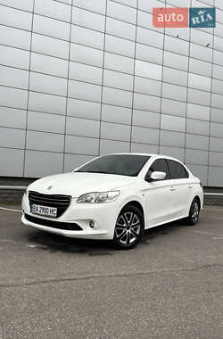 Седан Peugeot 301 2013 в Киеве