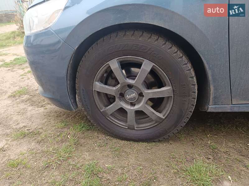 Седан Peugeot 301 2016 в Сумах