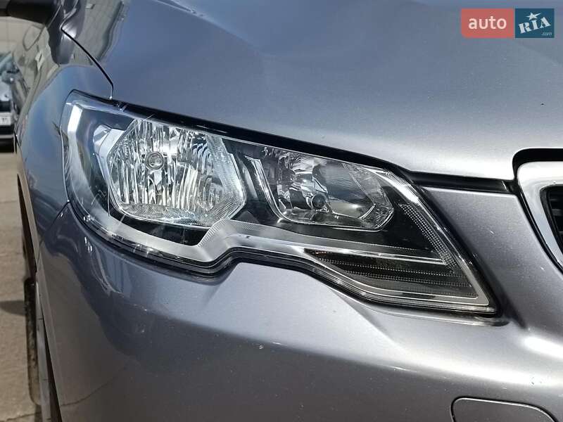 Седан Peugeot 301 2018 в Харькове