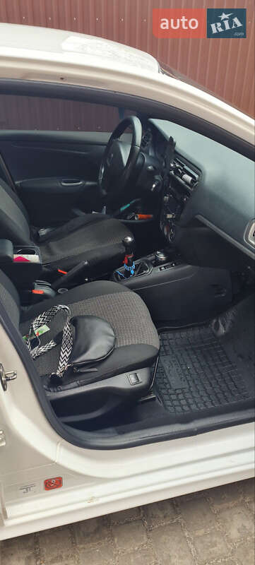 Седан Peugeot 301 2013 в Львові