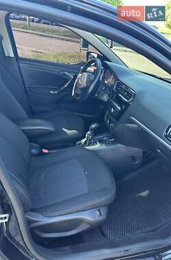 Седан Peugeot 301 2014 в 