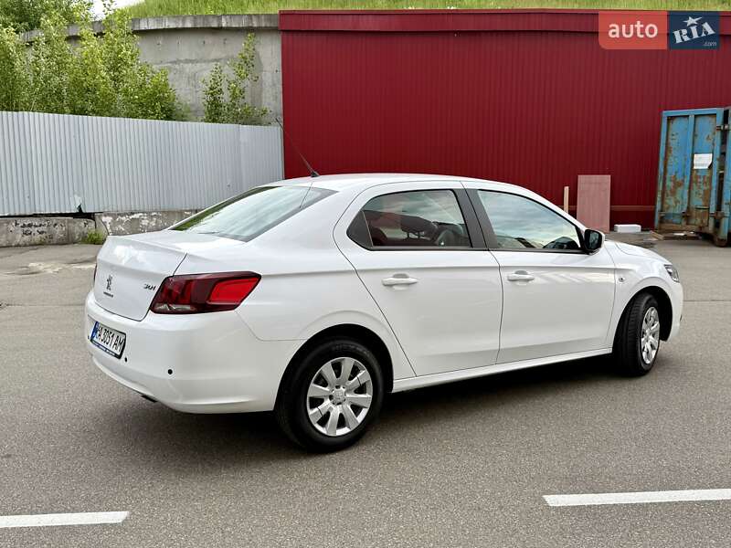 Седан Peugeot 301 2020 в Киеве