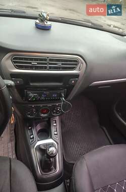 Седан Peugeot 301 2016 в 