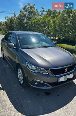 Седан Peugeot 301 2019 в Виноградові