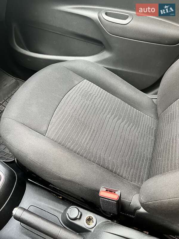 Седан Peugeot 301 2021 в Києві