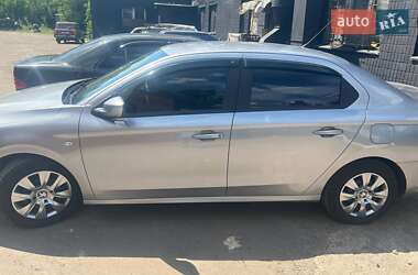 Седан Peugeot 301 2018 в Киеве