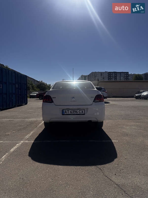 Седан Peugeot 301 2019 в Львове