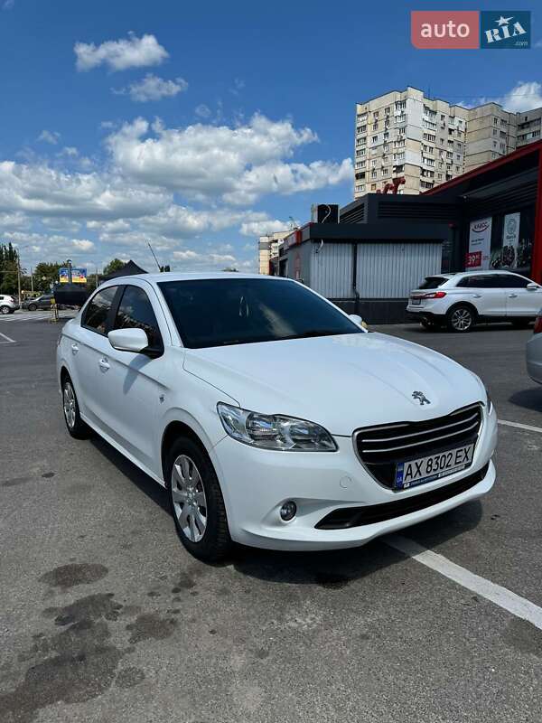 Седан Peugeot 301 2015 в Харькове