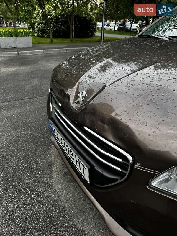 Седан Peugeot 301 2013 в Києві