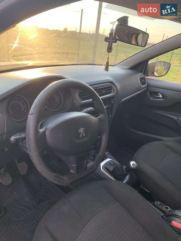 Седан Peugeot 301 2014 в Луцьку