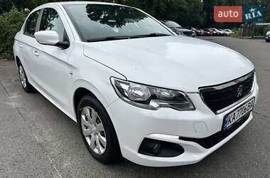 Седан Peugeot 301 2020 в Бучі