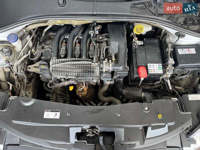 Седан Peugeot 301 2021 в Дніпрі