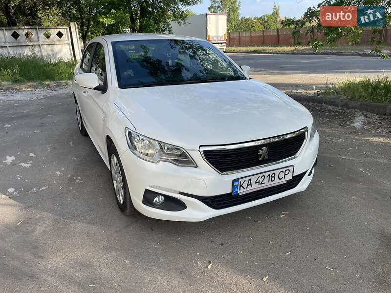 Седан Peugeot 301 2020 в Киеве