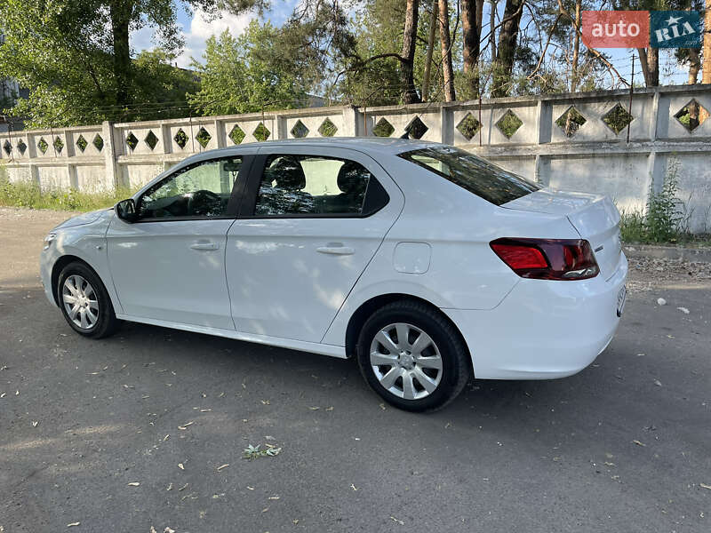 Седан Peugeot 301 2020 в Киеве
