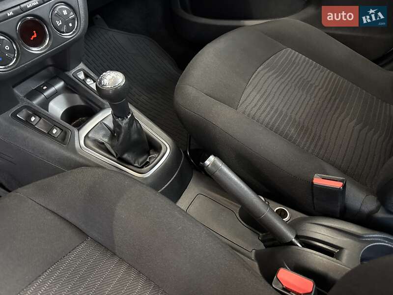 Седан Peugeot 301 2020 в Києві