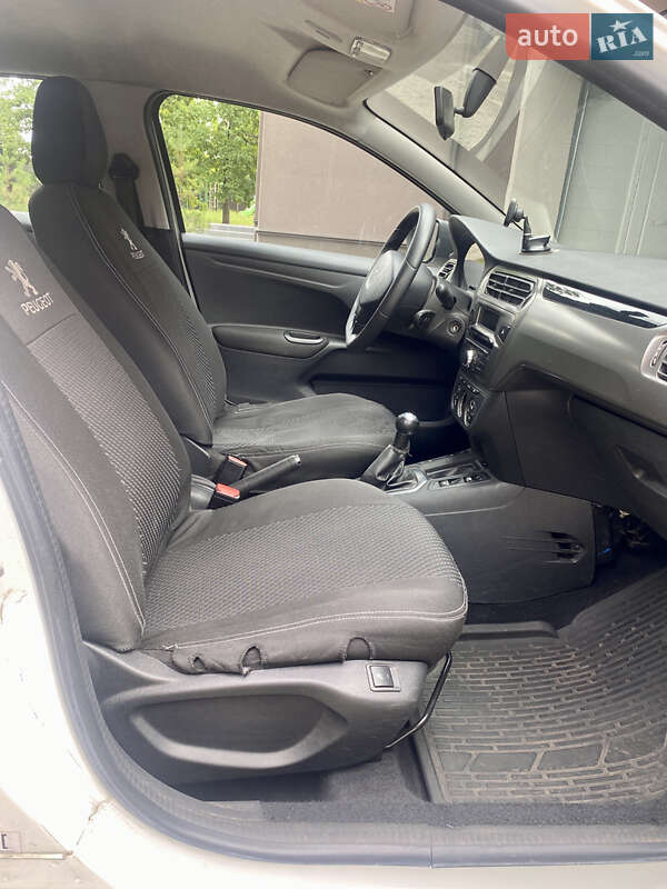 Седан Peugeot 301 2018 в Киеве