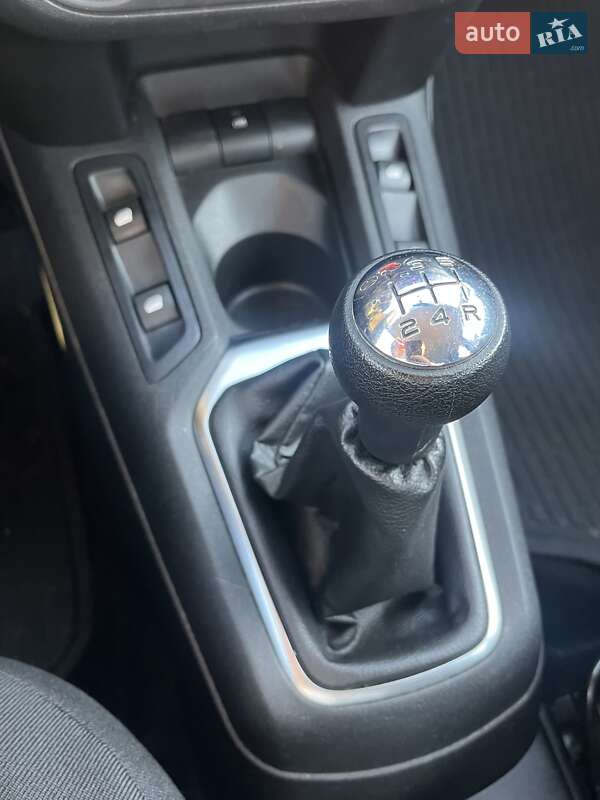 Седан Peugeot 301 2020 в Киеве