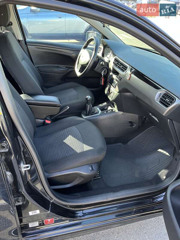 Седан Peugeot 301 2019 в Києві