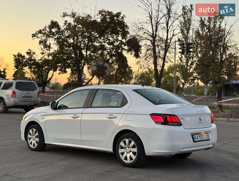 Седан Peugeot 301 2017 в Днепре