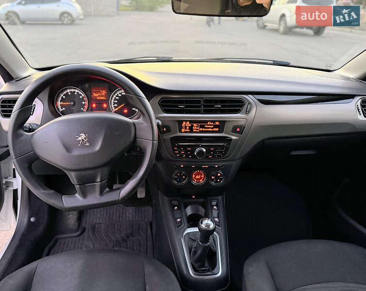 Седан Peugeot 301 2017 в Днепре