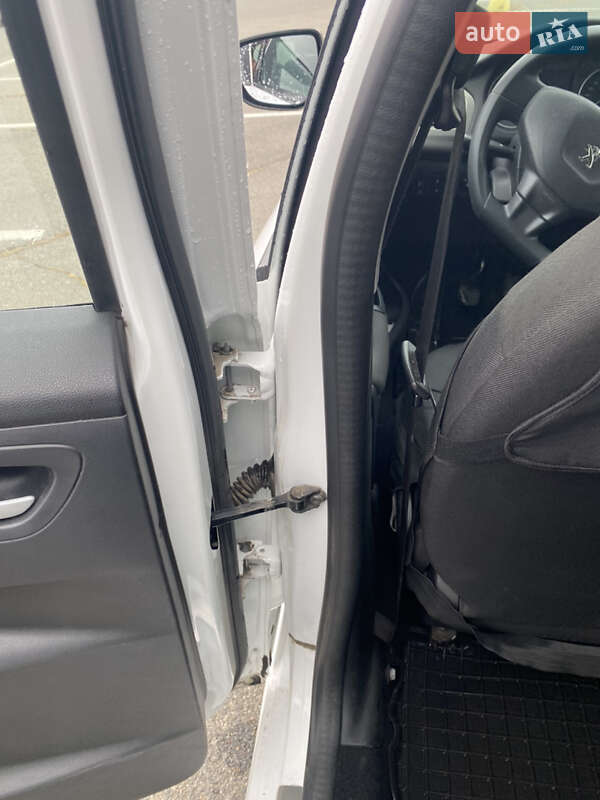 Седан Peugeot 301 2018 в Киеве фото 11 Седан Peugeot 301 2018 в Киеве