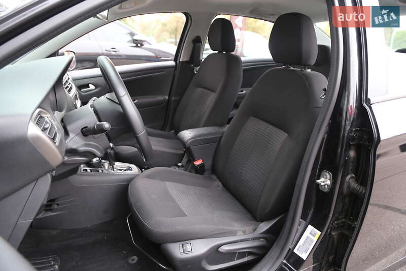 Седан Peugeot 301 2019 в Києві