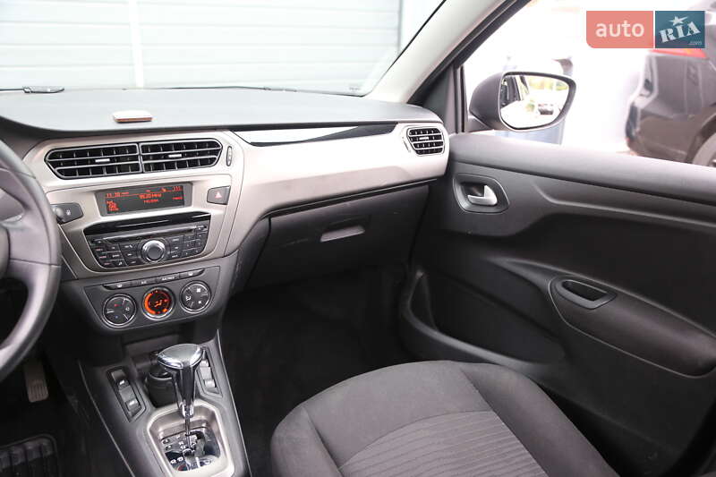 Седан Peugeot 301 2019 в Києві