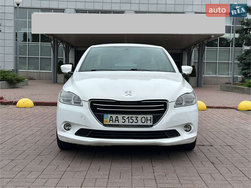 Седан Peugeot 301 2013 в Киеве
