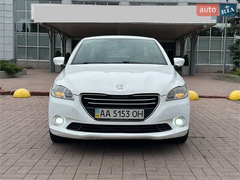Седан Peugeot 301 2013 в Киеве
