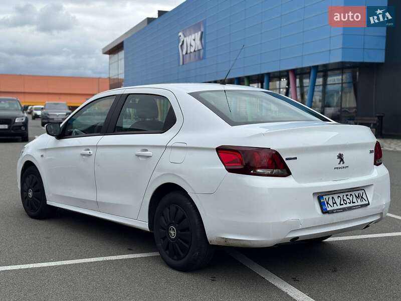 Седан Peugeot 301 2018 в Киеве