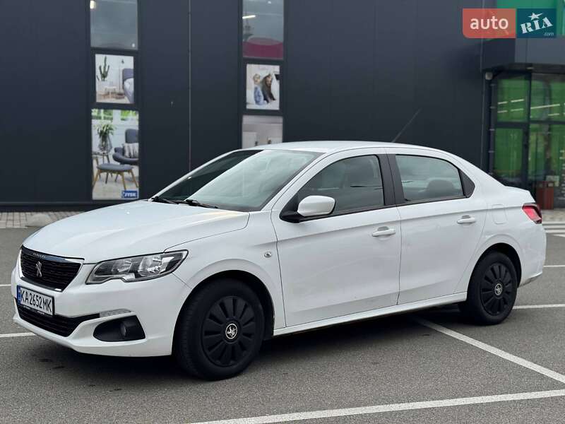 Седан Peugeot 301 2018 в Киеве