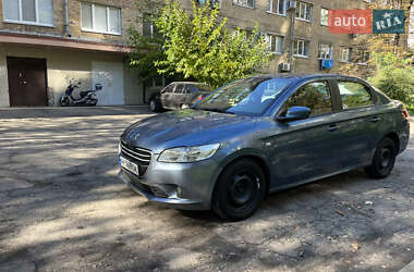 Седан Peugeot 301 2016 в Києві