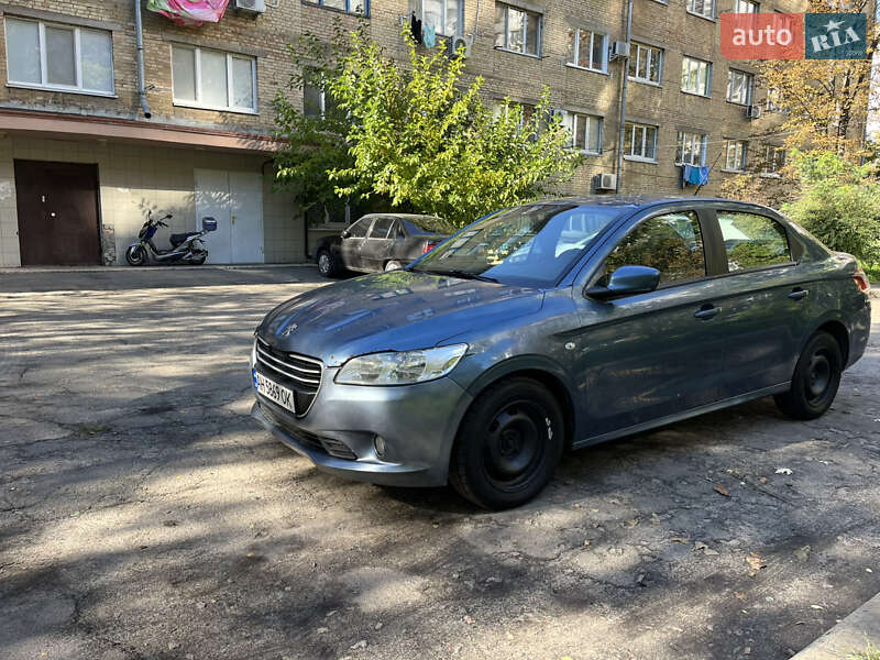 Седан Peugeot 301 2016 в Киеве