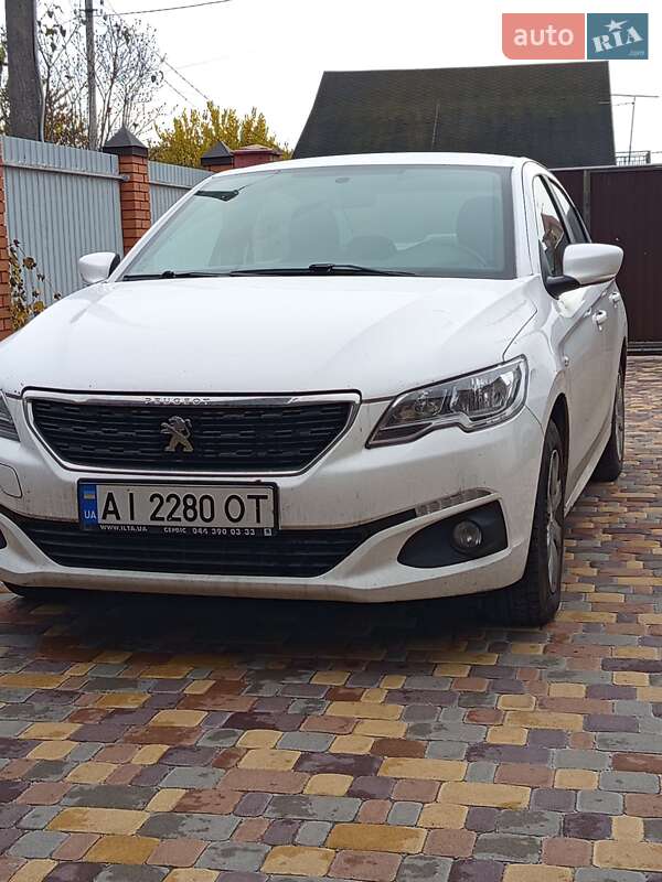 Седан Peugeot 301 2018 в Киеве