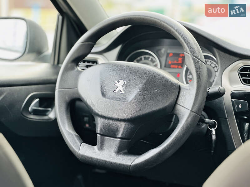 Седан Peugeot 301 2013 в Харькове
