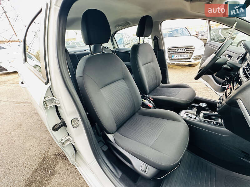 Седан Peugeot 301 2013 в Харькове