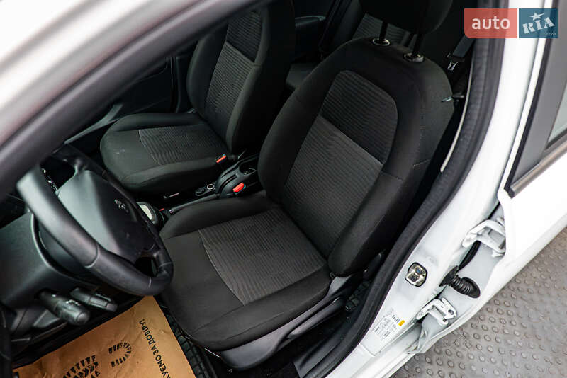 Седан Peugeot 301 2023 в Киеве