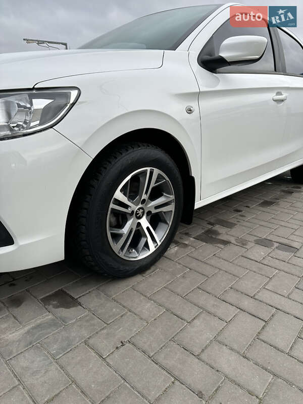 Седан Peugeot 301 2018 в Кременчуці
