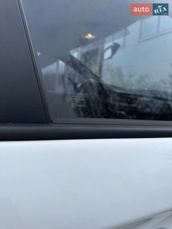 Седан Peugeot 301 2018 в Кременчуці